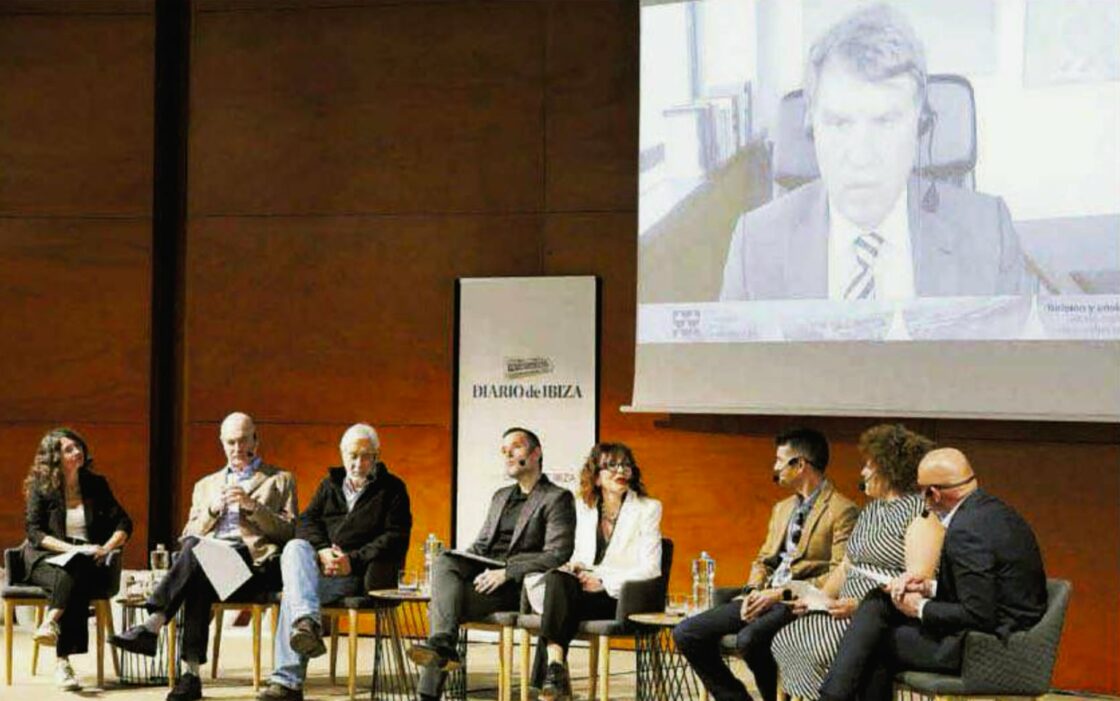  Primera mesa de debate del Foro Mediterráneo de Baleares, celebrada en el Club Diario de Ibiza
